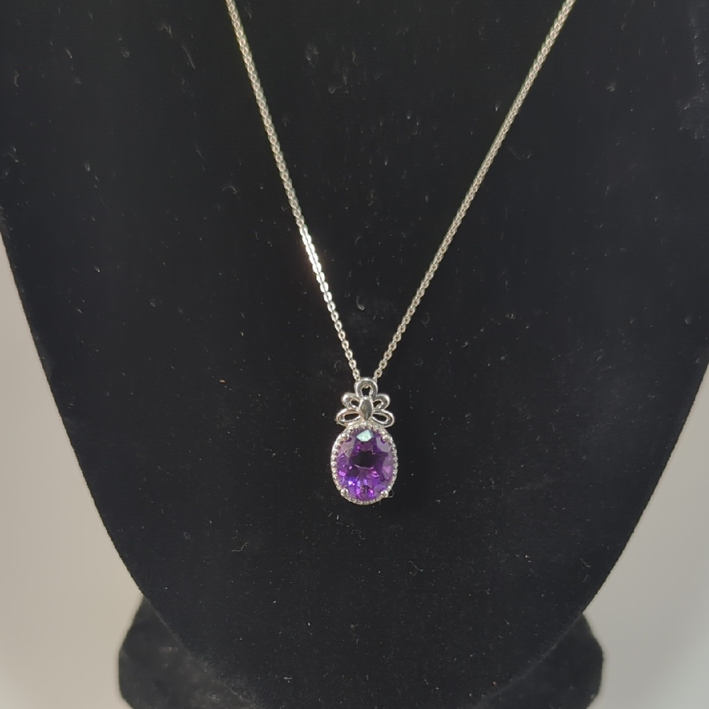 Beautiful Amethyst and Sterling Silver Pendant Necklace & Sterling Chain